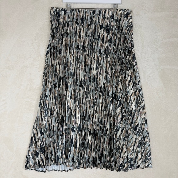 Eloquii Dresses & Skirts - Eloquii Pleated Midi Skirt Neutral Abstract Print Flowy Silky Chic Size 18